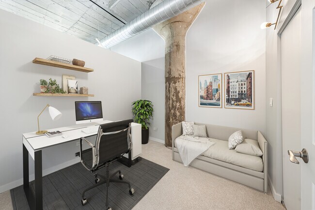 Building Photo - 1001 W 15th St