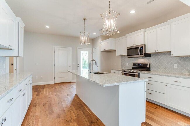 Building Photo - Beautiful Cottage At Walden Park