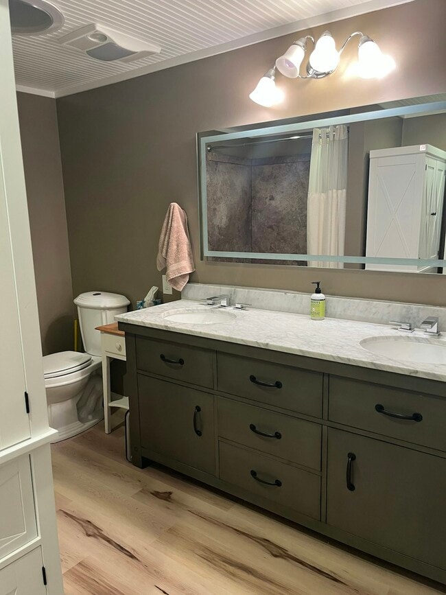 Building Photo - 1457 Ranchwood Dr