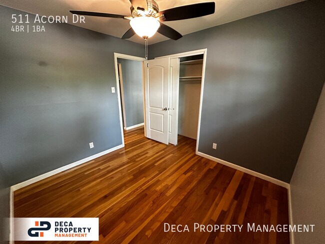 Building Photo - 4 Bedroom House in Lindbergh School District!