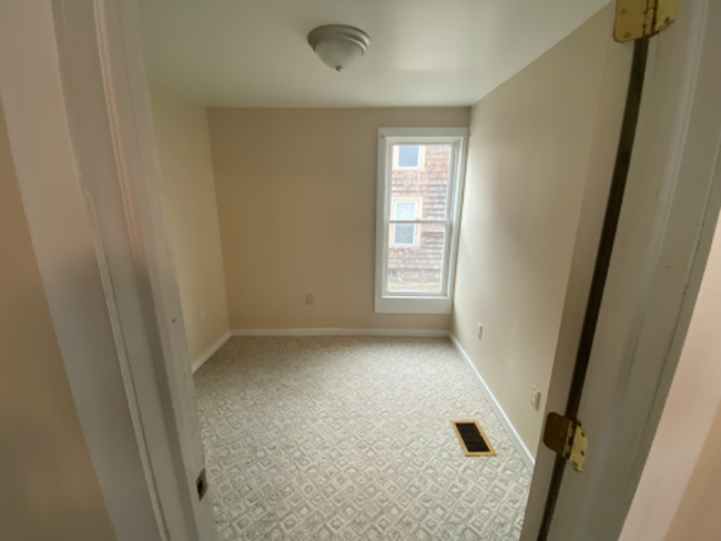Building Photo - 414 Arsenal St
