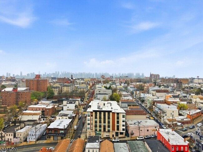 Building Photo - 649 38th St