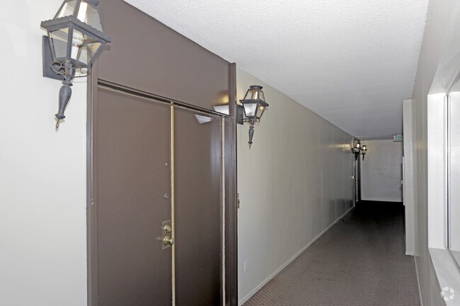 Interior Photo - Howard Crest