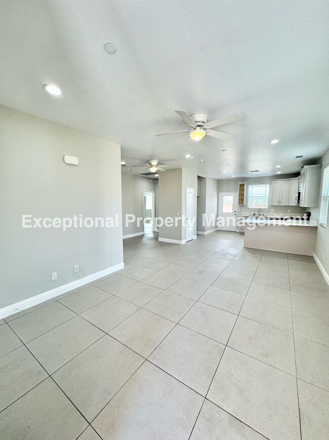 Building Photo - 16265 Plum St