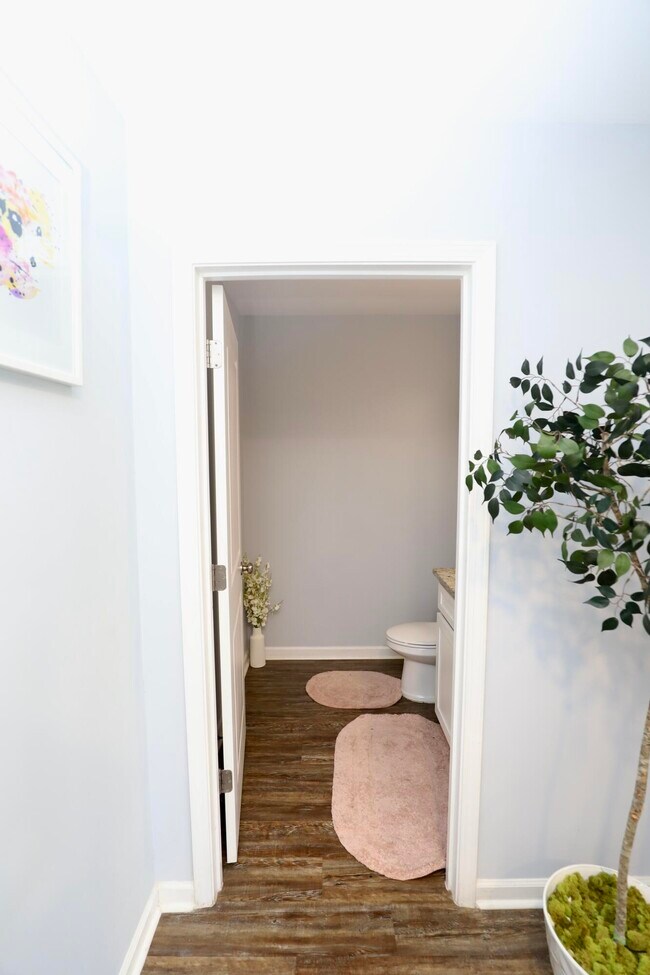 Building Photo - 1009 Providence Plantation Dr