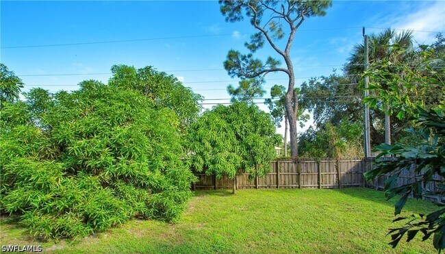 Building Photo - 3555 Poinsettia Ave