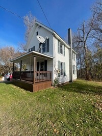 Building Photo - Newly renovated 3 Bed / 1 1/2 Bath home wi...