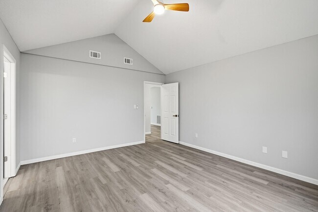 Building Photo - 1434 Santa Anita Dr