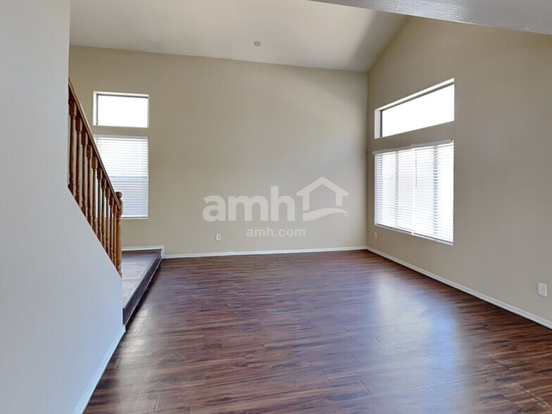 Building Photo - 8852 W Hess St