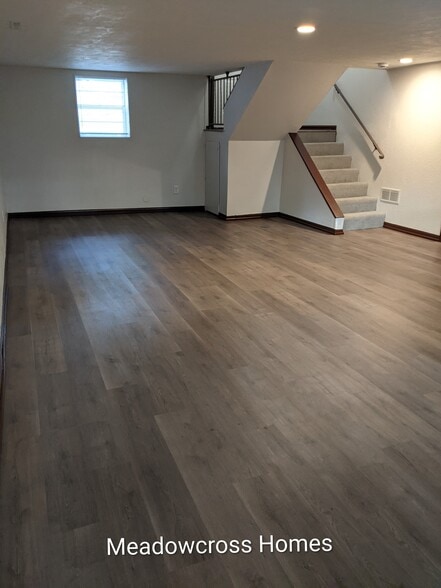 Building Photo - 2906 N River Ter