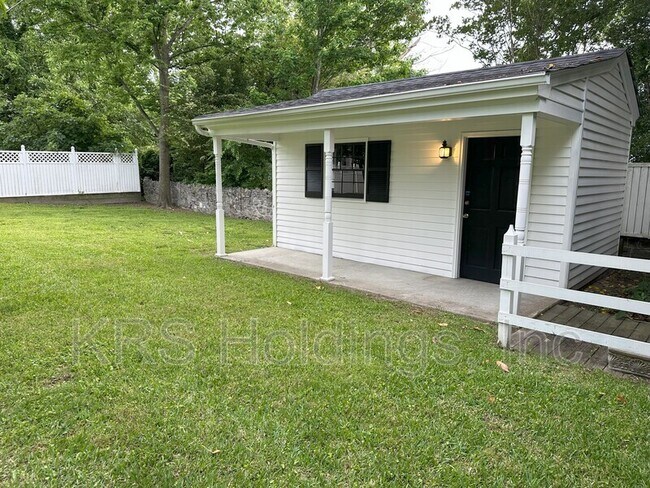 Building Photo - 310 Sycamore Rd