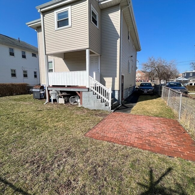 Building Photo - 18-20 Fleming St