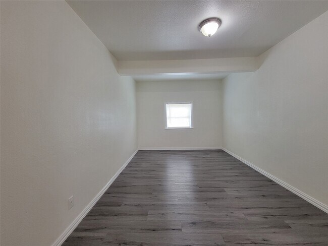 Building Photo - 620 Lacewood Dr
