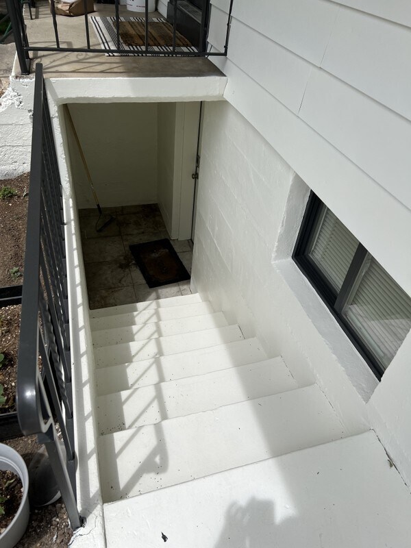 Building Photo - 635 E 500 S