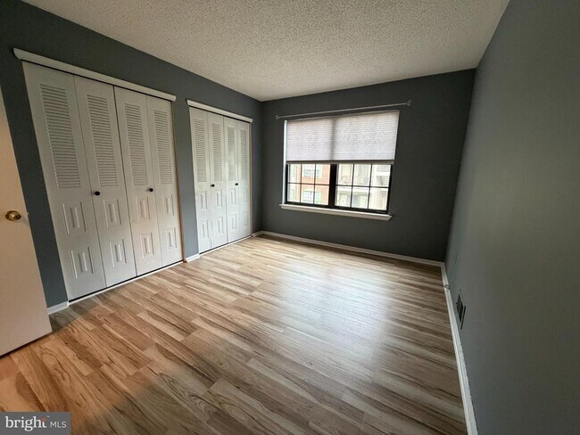 Building Photo - 8 Joyner Ct