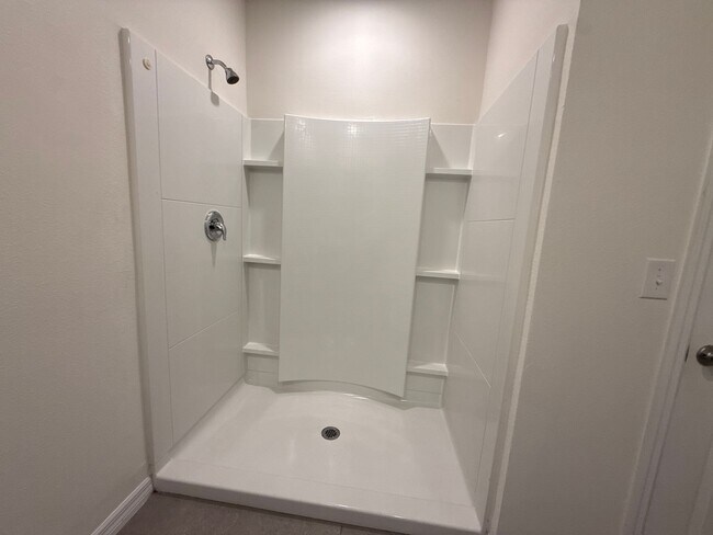 Building Photo - Oak Hill Plantation - Aria Model - 3/2/2 *New Home*