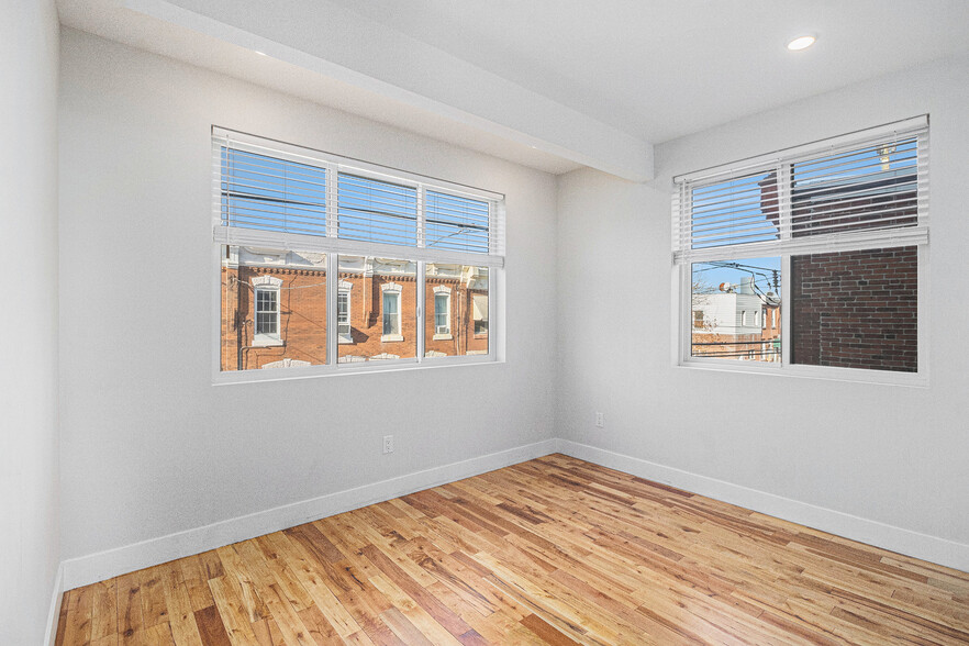 front bedroom - 1853 Hoffman St