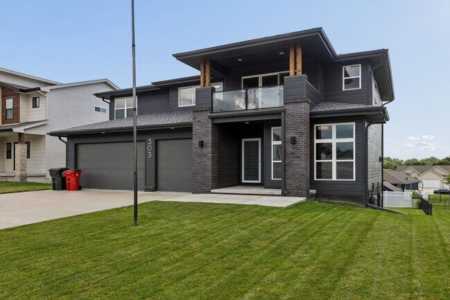 Building Photo - 303 Otoe Dr