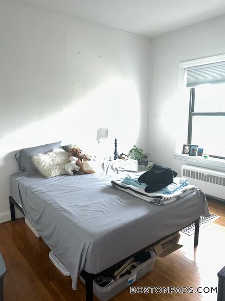 Building Photo - 384 Commonwealth Avenue