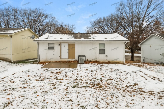 Building Photo - 1927 Jackson Ave