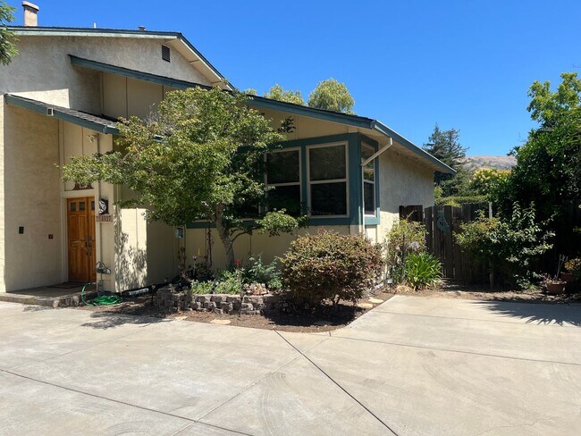 Building Photo - Beautiful East Foothills San Jose Home with Spacious Layout, Large Lot & Prime Location!