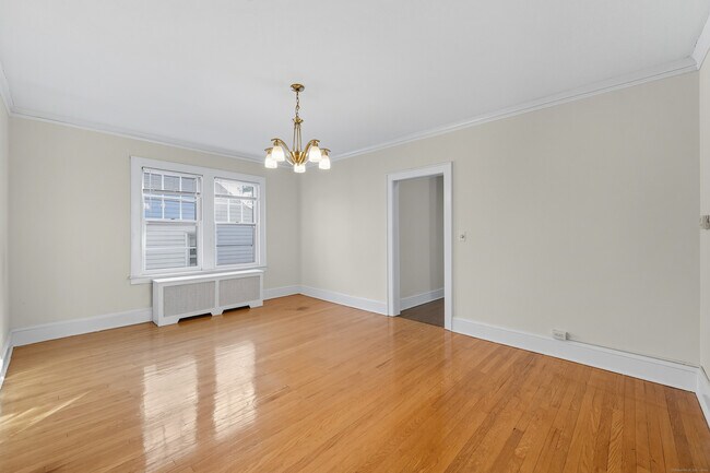 Building Photo - 91 Maplewood Ave