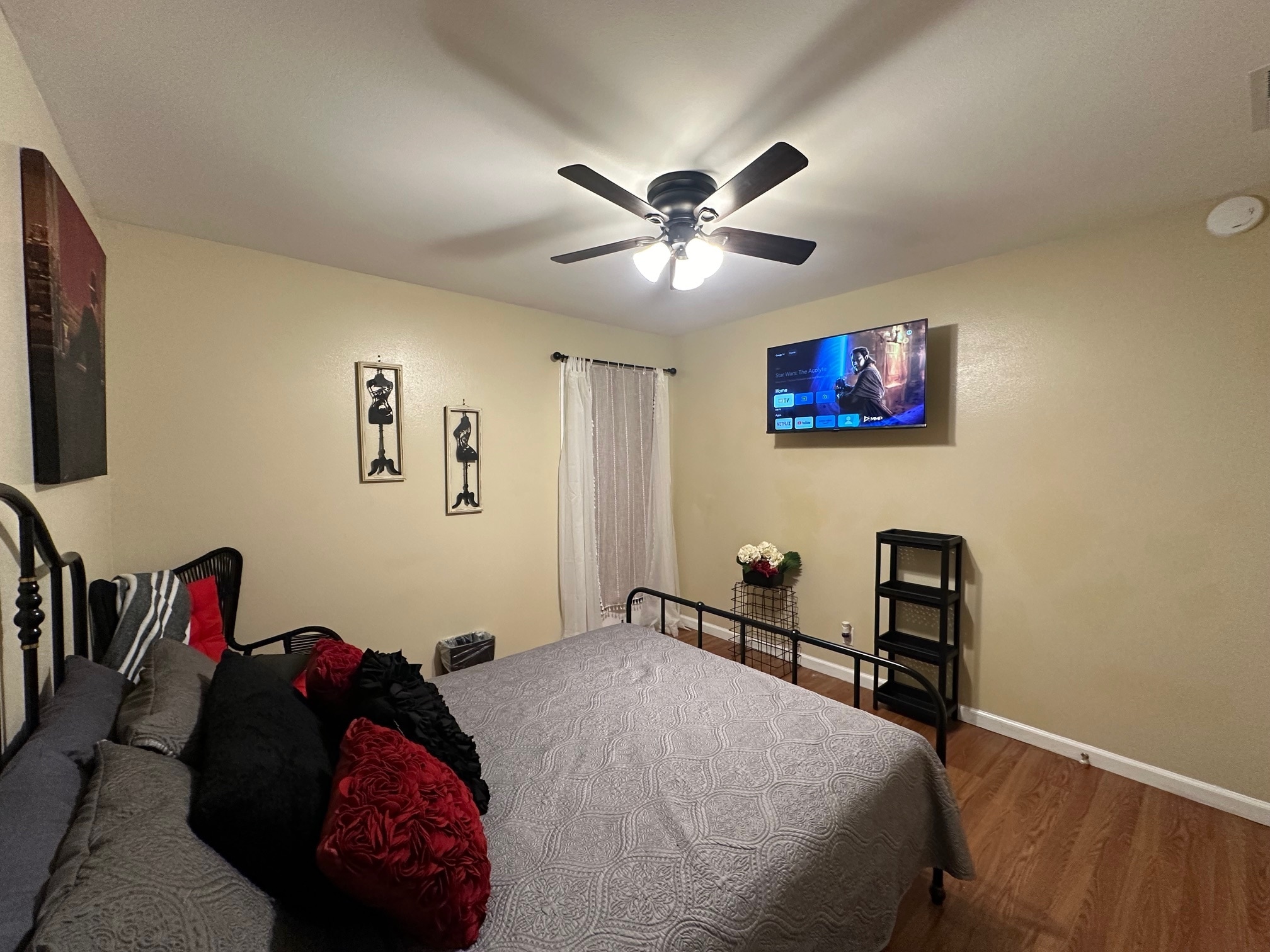 SECOND BEDROOM QUEEN BED - 8702 Village Dr