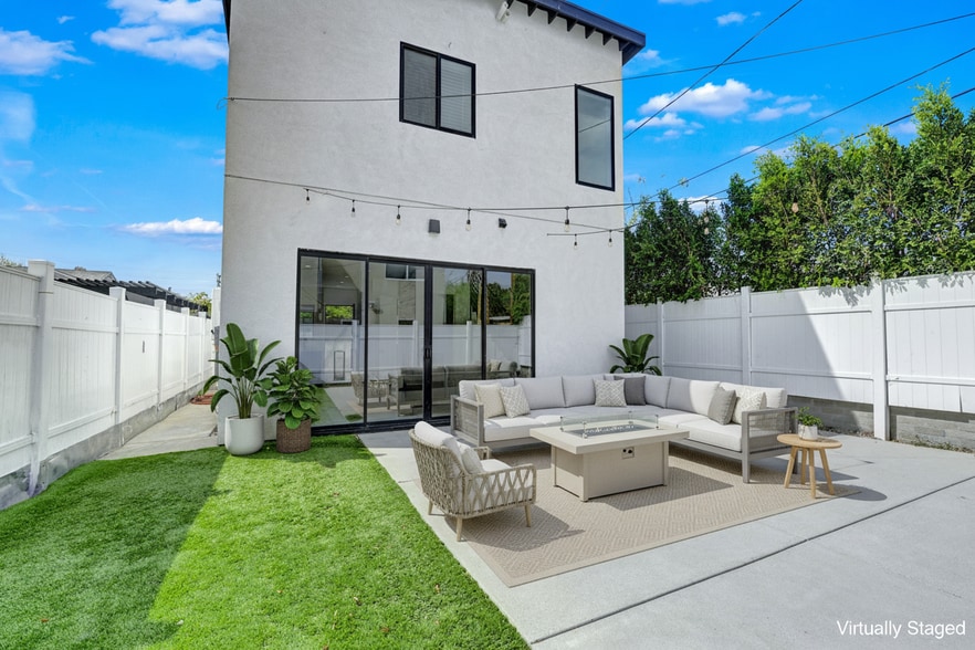 Building Photo - 19033 Bassett St