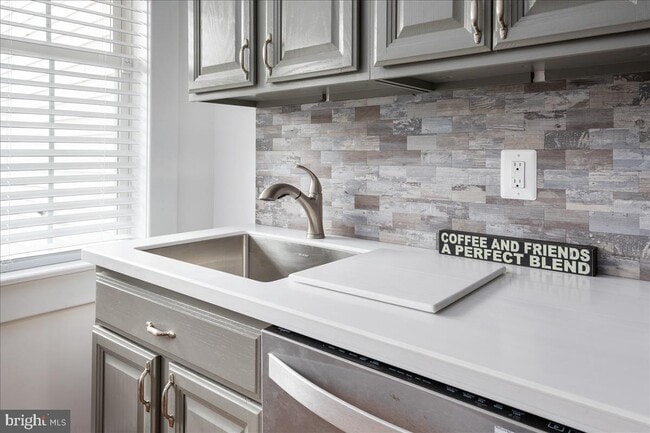 Building Photo - 3415 Mount Pleasant Ave