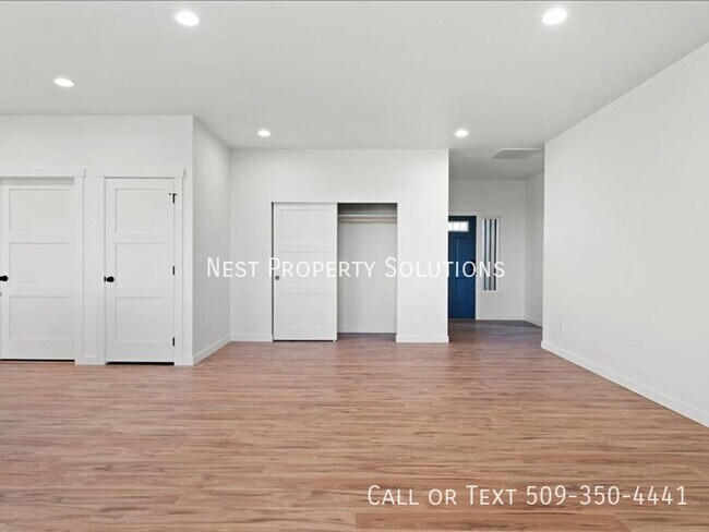 Building Photo - 13436 Rd 4 NE