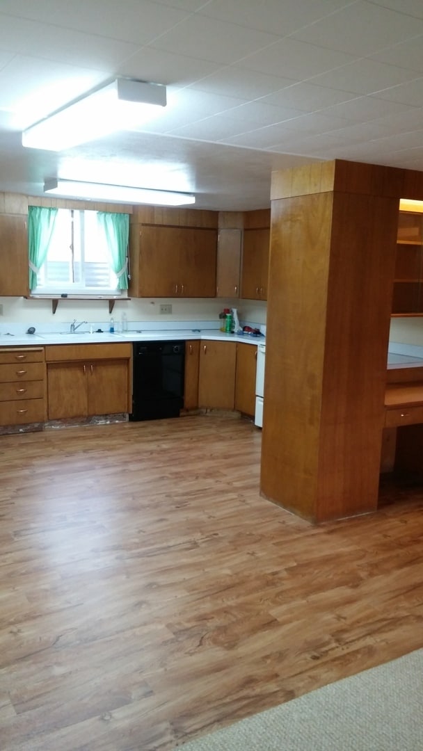 Primary Photo - Spacious 2+ Bedroom Lower-Level Apartment ...