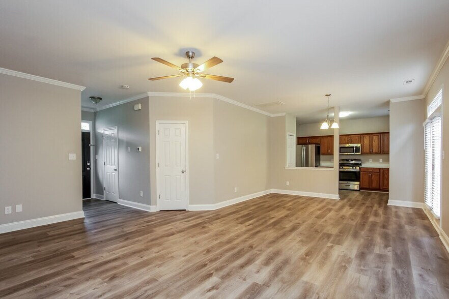 Building Photo - 1525 Bucklebury Ct