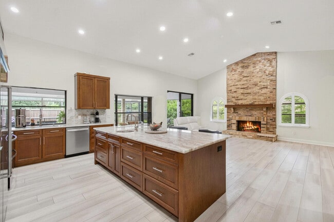 Building Photo - 4256 Gleneagles Dr