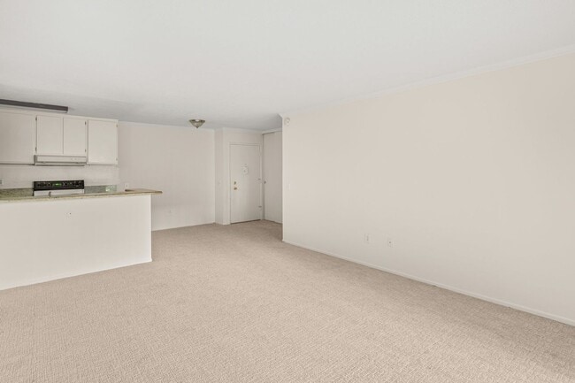 Building Photo - Upgraded Condo with Two Master Suites!!!