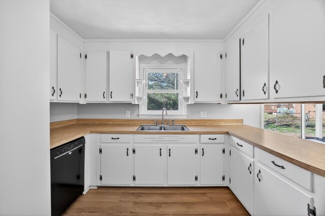 Building Photo - 1321 Briarfield Ave