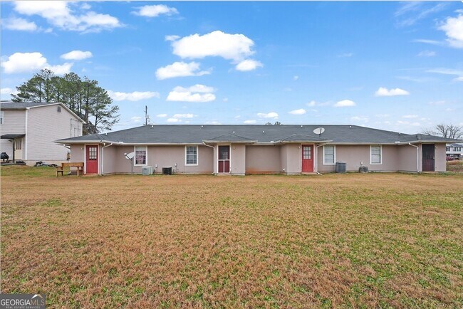 Building Photo - 124 Evergreen Trail SE