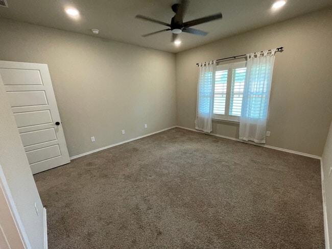 Building Photo - Room in House on Stone House