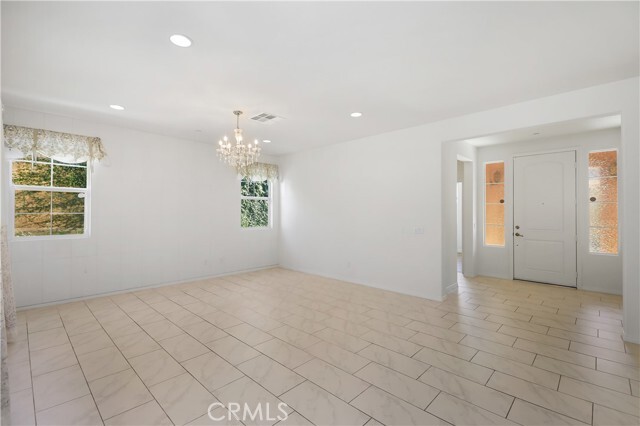 Building Photo - 309 W Via Rua Flores