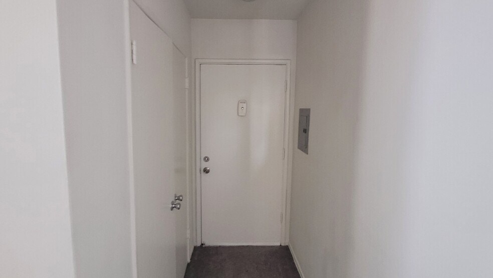 Building Photo - 12015 Lamanda St