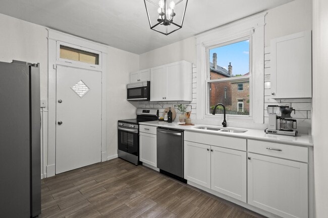 Building Photo - 210 Lafayette Ave