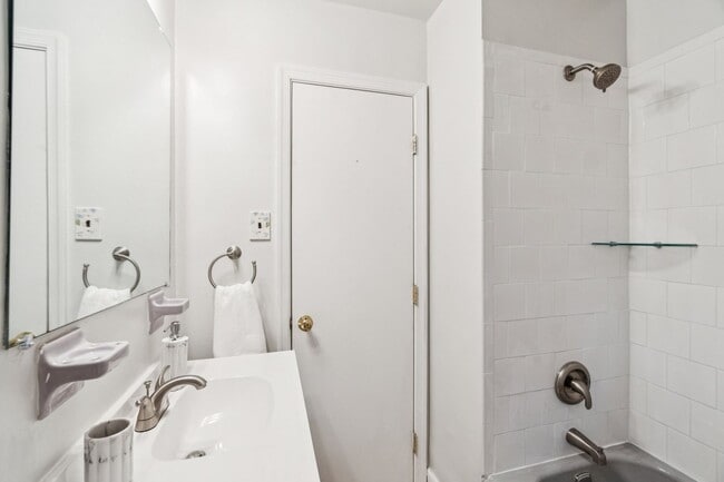 Building Photo - Charming 4BR/2BA Home for Rent in McLean!