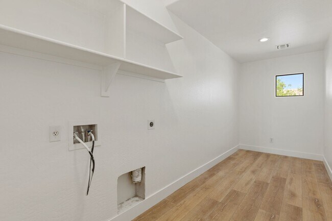Building Photo - Amazing Home in Gold Canyon backing to Sta...