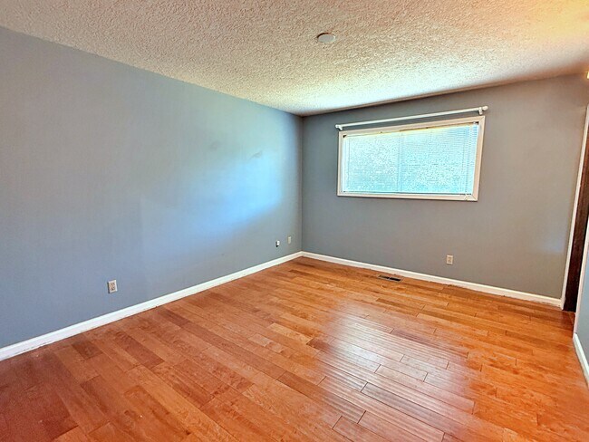 Building Photo - 2746 SE 73rd Ave