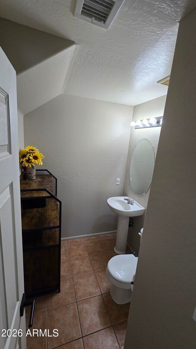 Building Photo - 4523 W Rolling Rock Dr