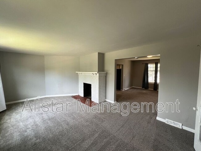 Building Photo - 4859 E 97th St