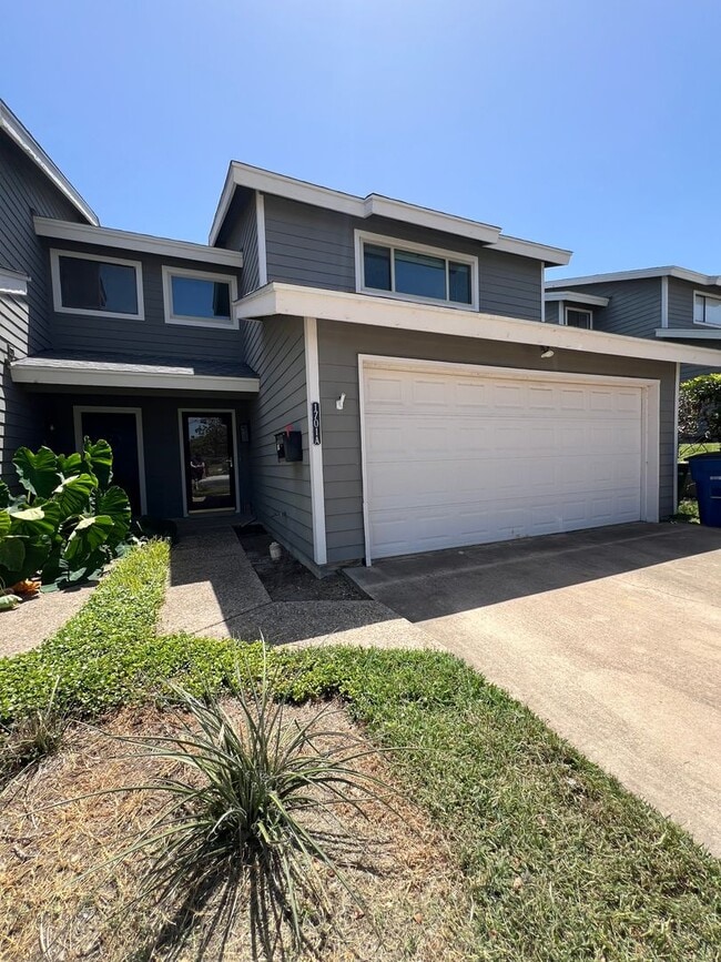 Building Photo - 3 Bedroom Condo Available Now