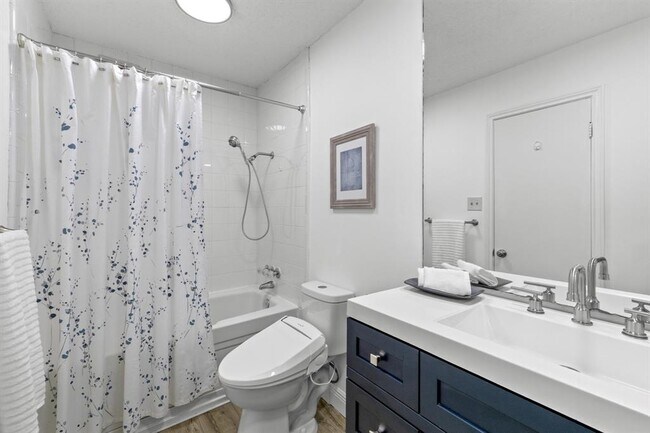 Building Photo - 6109 Bullard Dr