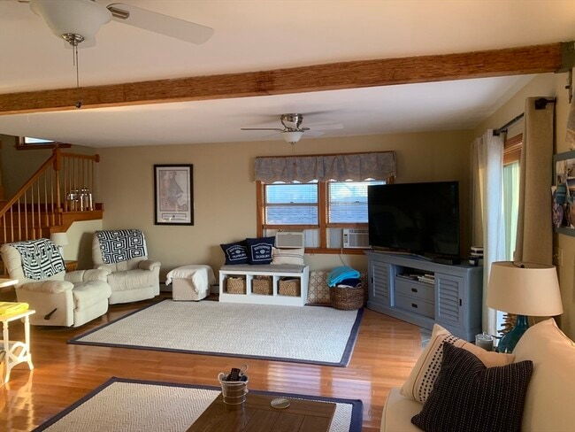 Building Photo - 61 Ocean Rd N