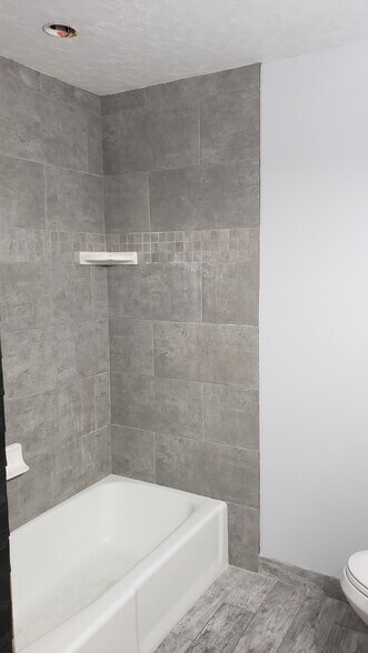 Master bathroom - 556 W 800 N