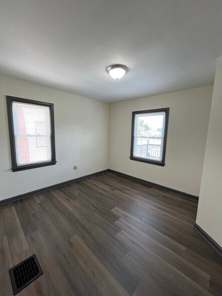Building Photo - 1079 Fairwood Ave